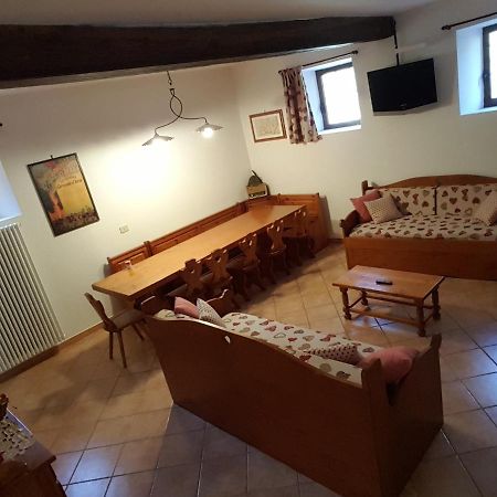 Bed and Breakfast La Taverna Di Tony Montalto Dora Exterior foto