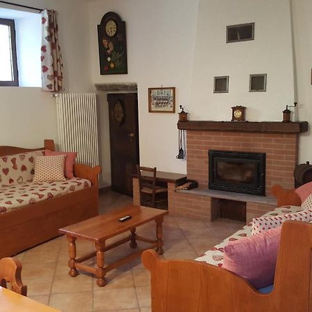 Bed and Breakfast La Taverna Di Tony Montalto Dora Exterior foto