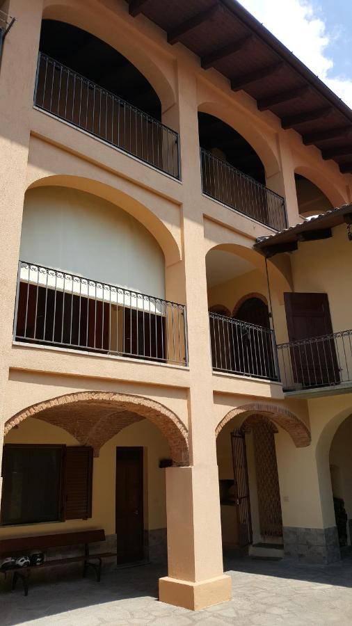 Bed and Breakfast La Taverna Di Tony Montalto Dora Exterior foto